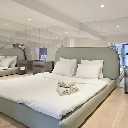 Duplex In Center 3 *